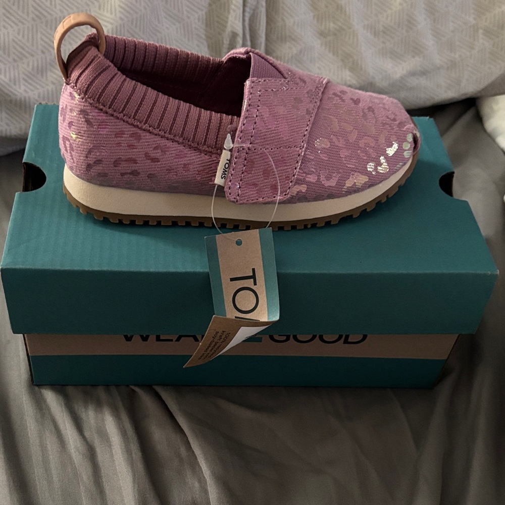 TOMS Kids Mauve Slip-On Sneakers with Metallic Accents